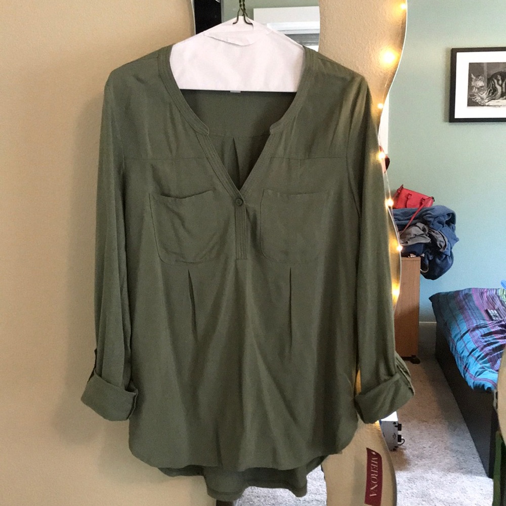 Sage/ fern green button blouse w/ pocket